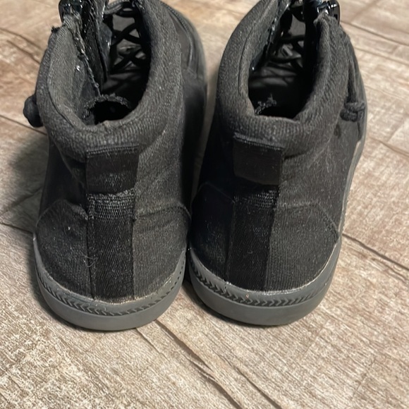 5/$15 Bully the Classic hightops - Picture 4 of 6